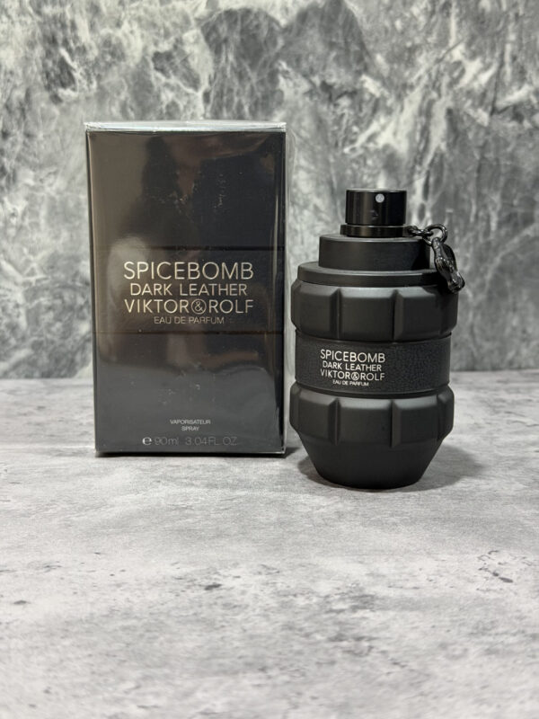 Spicebomb Dark Leather 100 ml – Viktor & Rolf