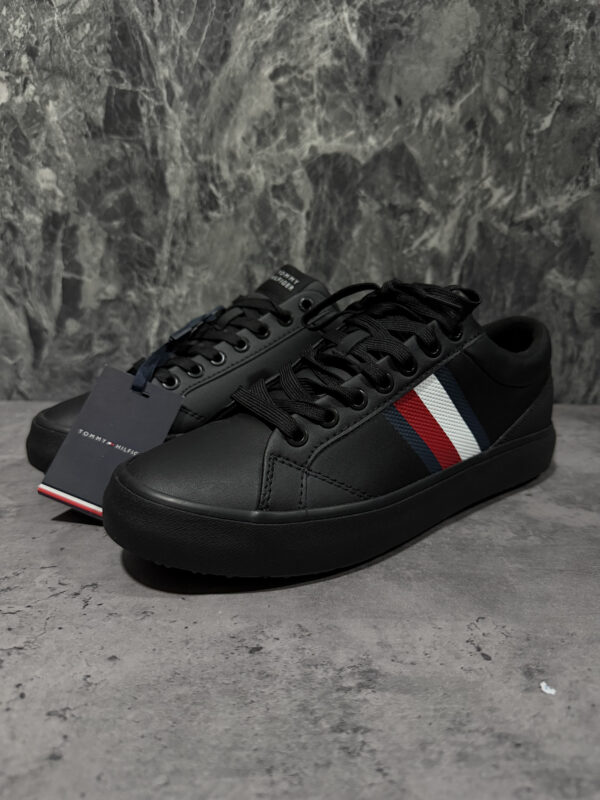 Tommy Hilfiger Black
