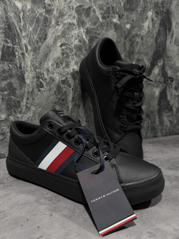 Tommy Hilfiger Black