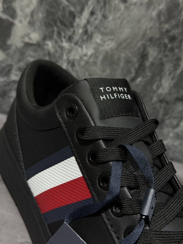 Tommy Hilfiger Black
