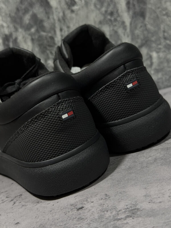 Tommy Hilfiger Black