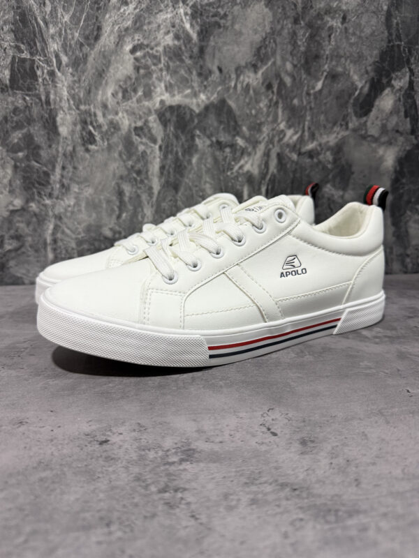 Apolo White