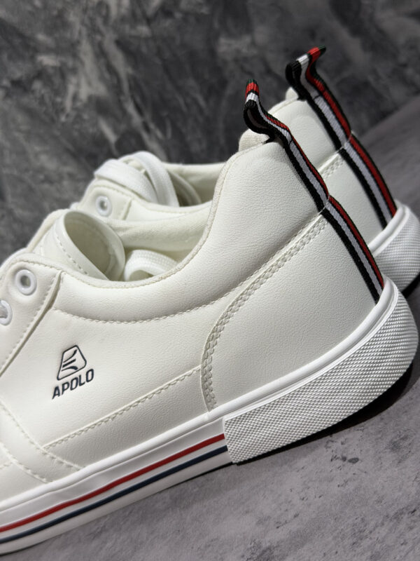 Apolo White