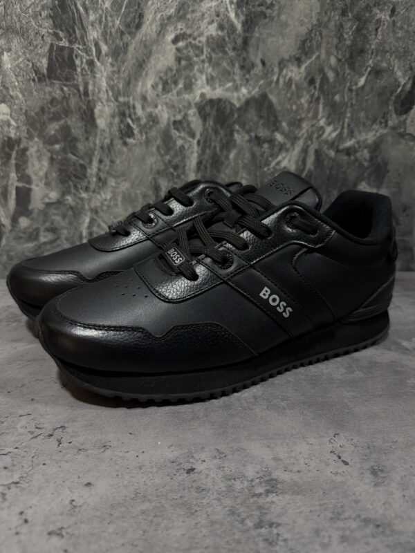 Boss Black & White