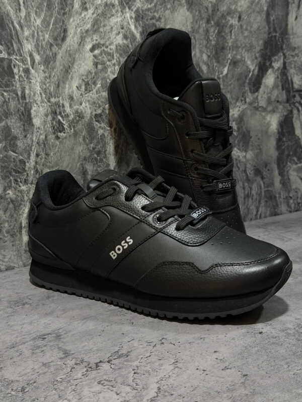 Boss Black & White