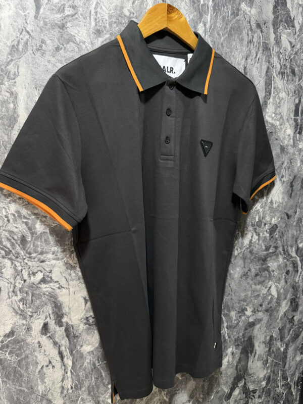 Camiseta Polo Elegante y Versátil