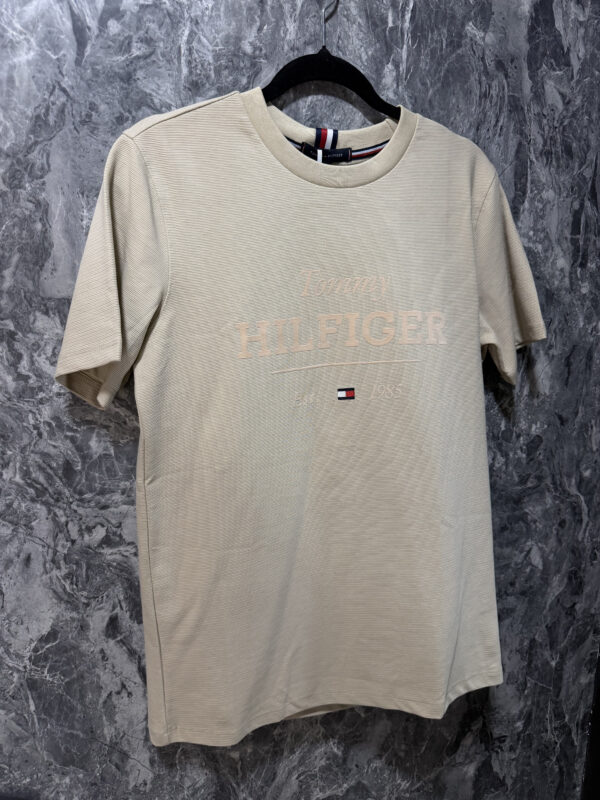 Camiseta T-Shirt Versátil y Moderna