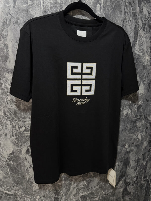 Camiseta T-Shirt Versátil y Moderna