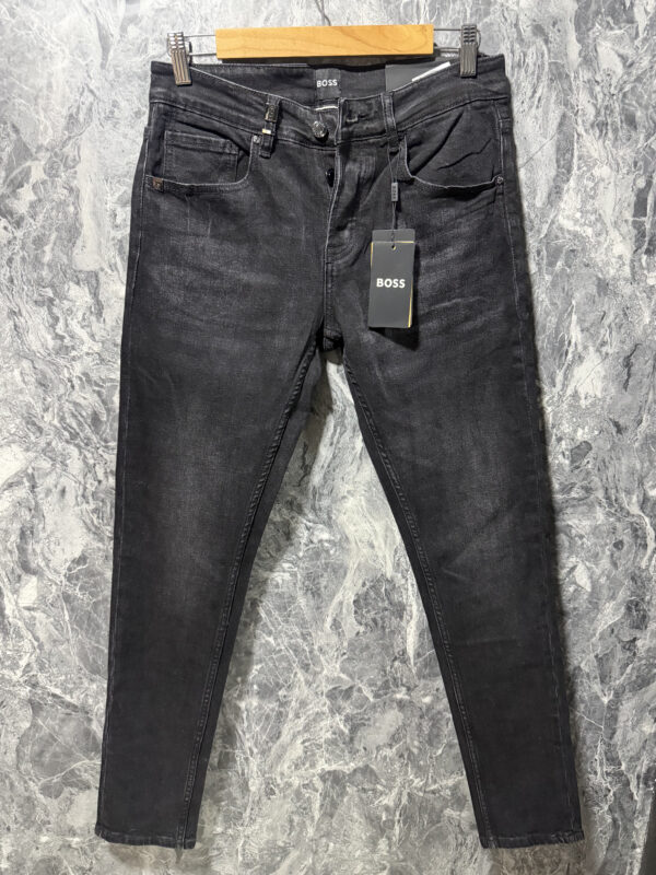 Jean Hugo Boss - Elegancia y Comodidad