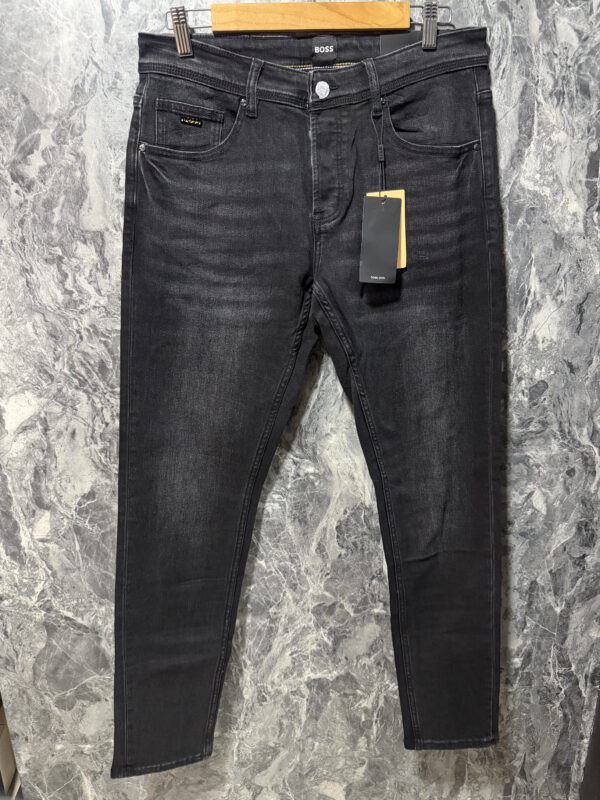 Jean Hugo Boss - Elegancia y Comodidad