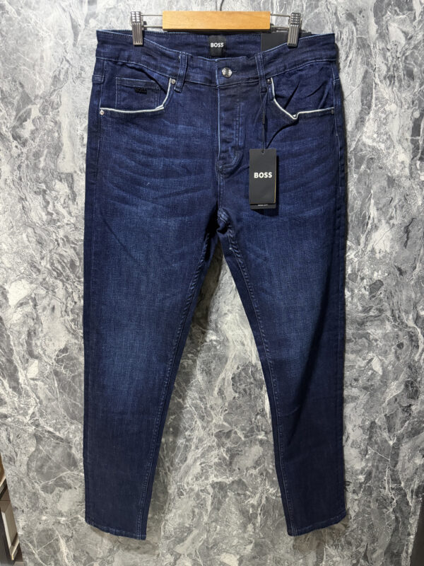 Jean Hugo Boss - Elegancia y Comodidad