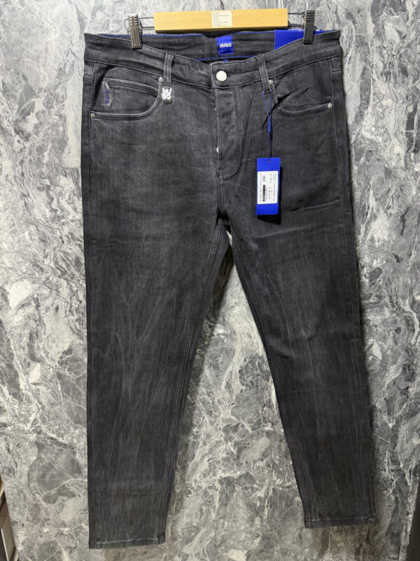 Jean Hugo Boss - Elegancia y Comodidad