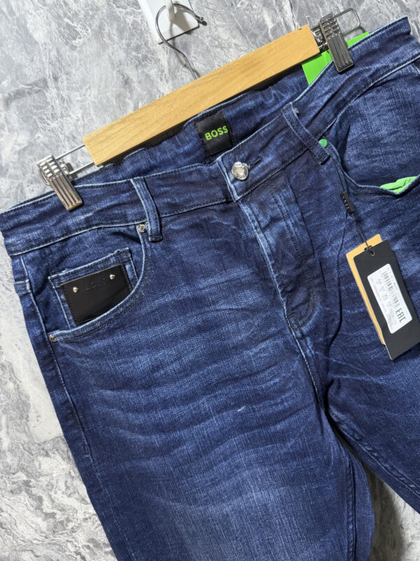 Jean Hugo Boss - Elegancia y Comodidad