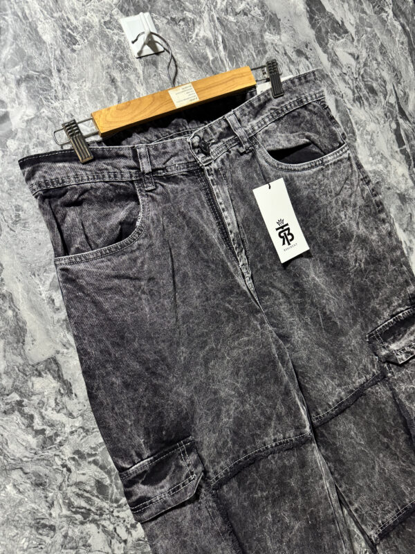 Jean Cargo Resident