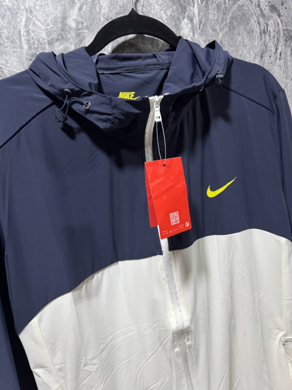 Chaqueta Deportiva Moderna y Versátil