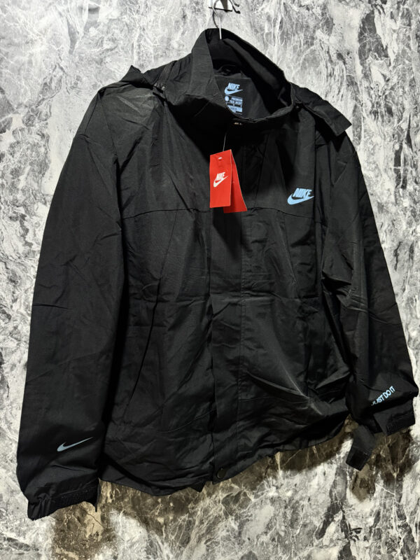 Chaqueta Deportiva Moderna y Versátil