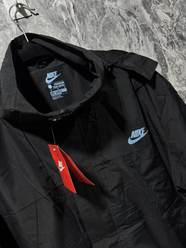 Chaqueta Deportiva Moderna y Versátil