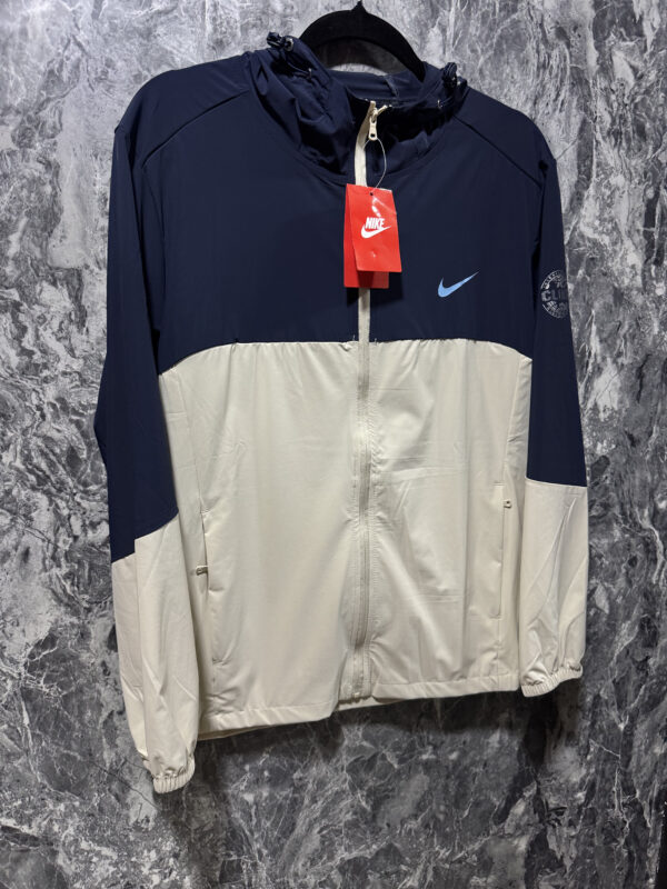Chaqueta Deportiva Moderna y Versátil